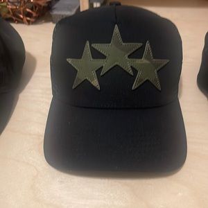 Amiri hat